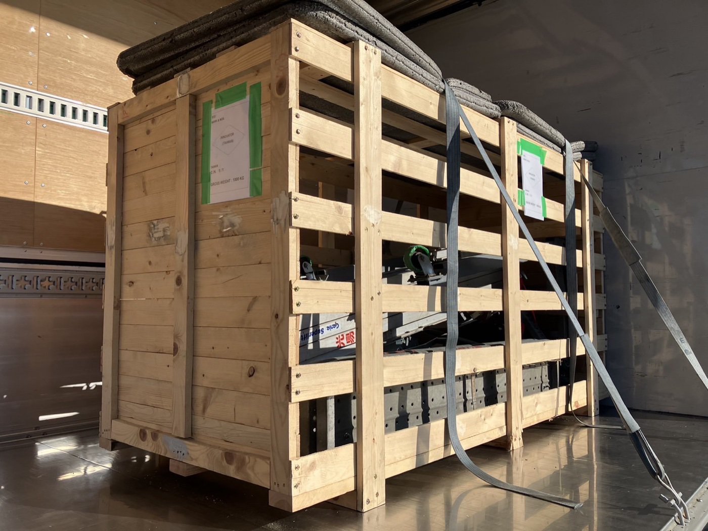 千公斤機台木箱加固固定於貨車